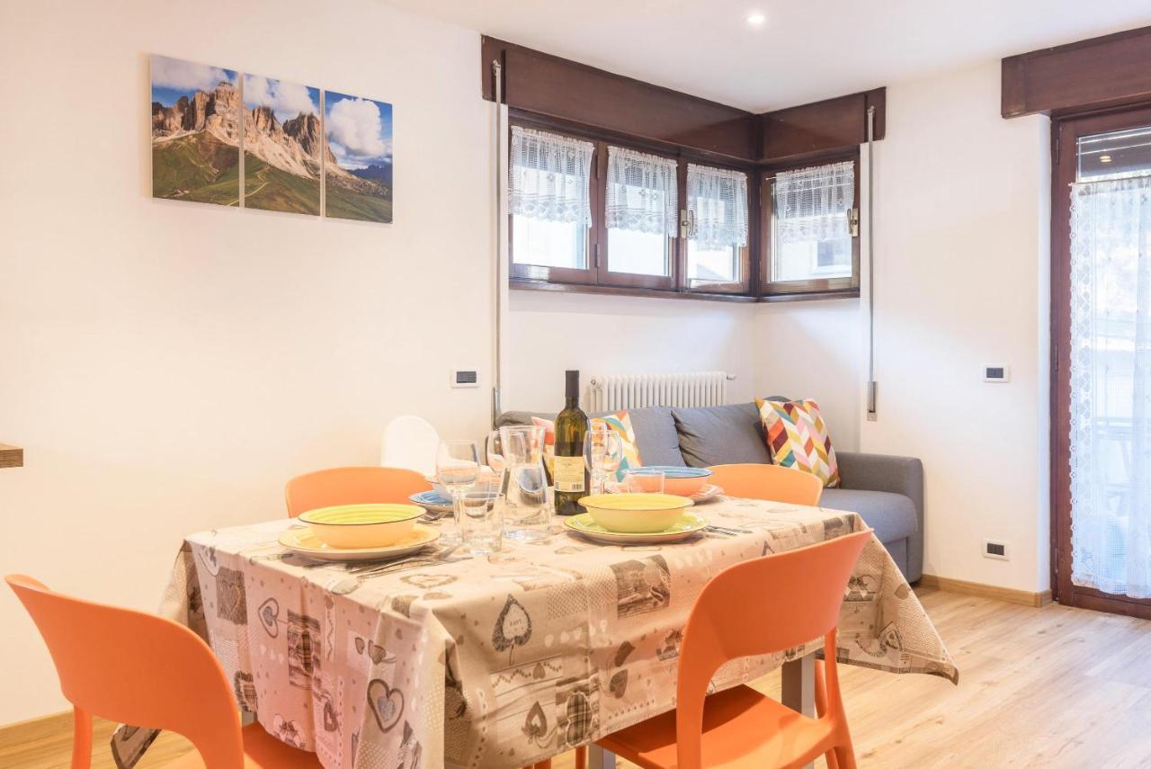 Casa Muffolina Lägenhet Canazei Exteriör bild