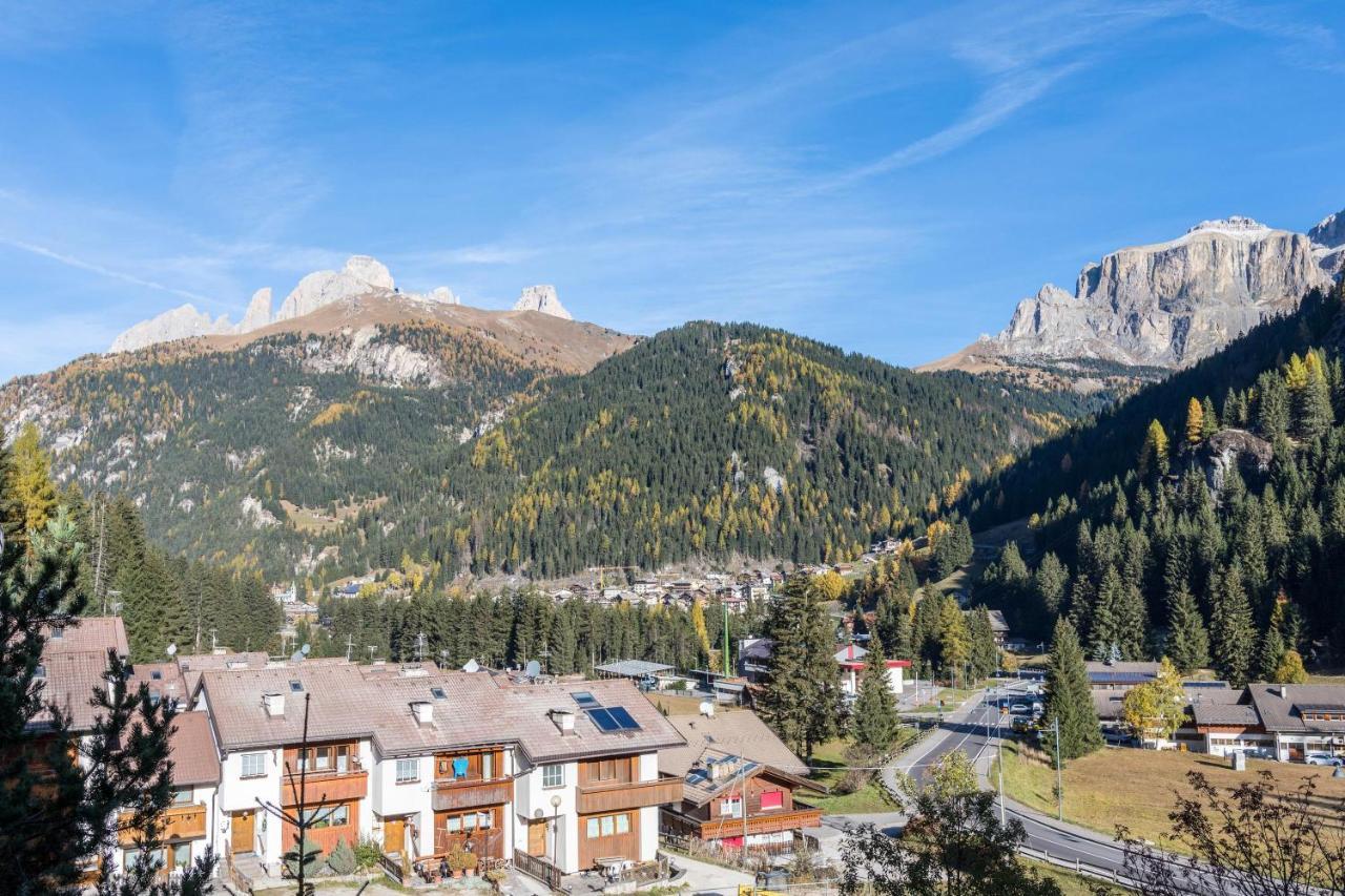 Casa Muffolina Lägenhet Canazei Exteriör bild